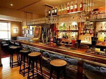 Holland Arms Hotel Gaerwen Extérieur photo